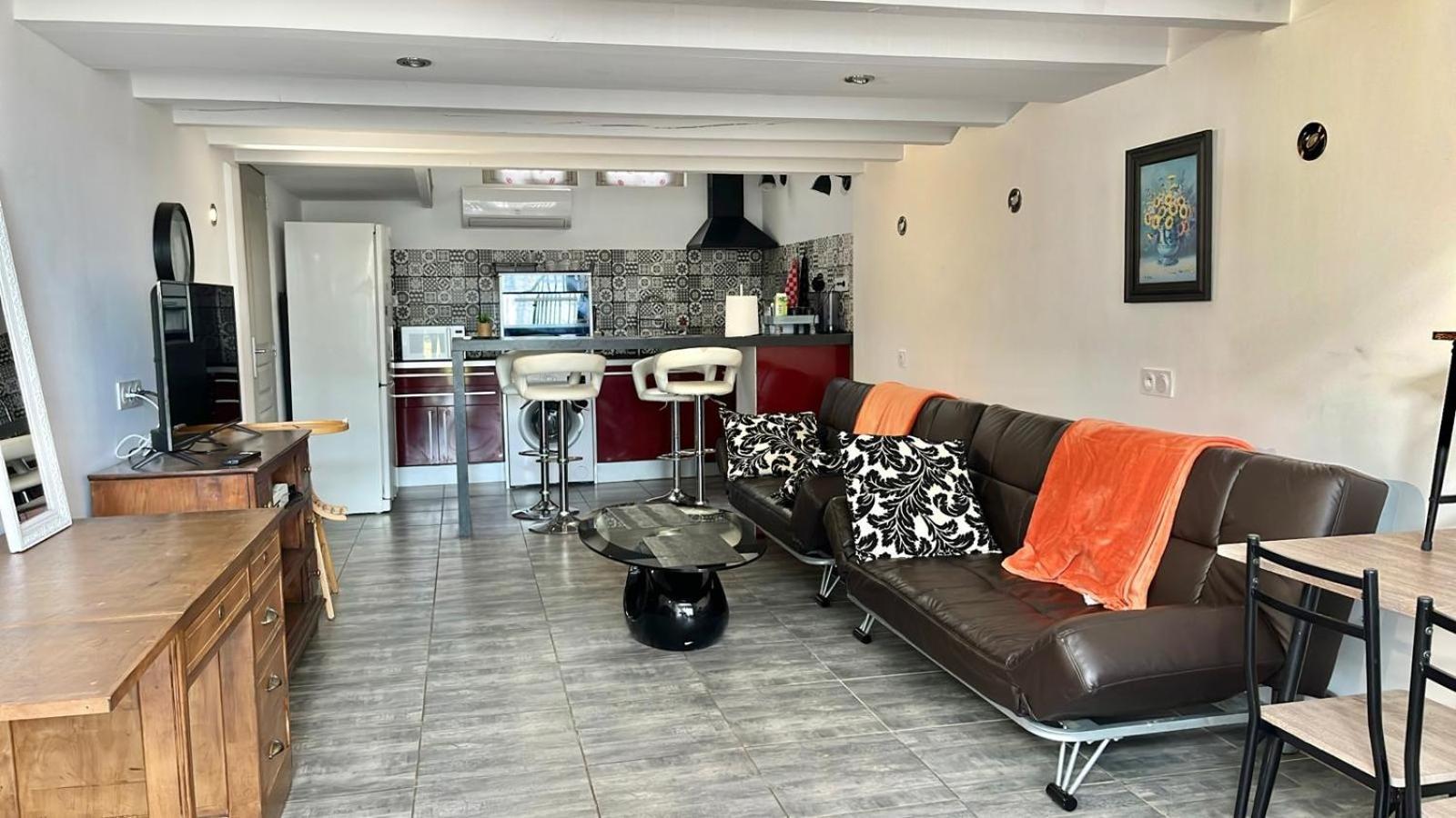 Chez Ben Avec Tout Le Confort Clim Wifi Netflix Gratuit Castres  Exteriér fotografie